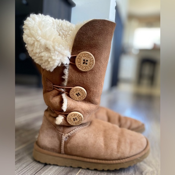 UGG tall tan classic “Eva” leather/ sheepskin lined boots - Picture 3 of 11